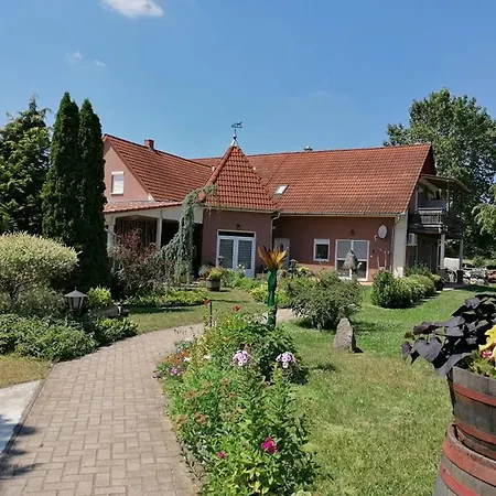 Hartmann Panzio B&B 3*